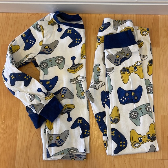 Boys pajama lot - Picture 2 of 5